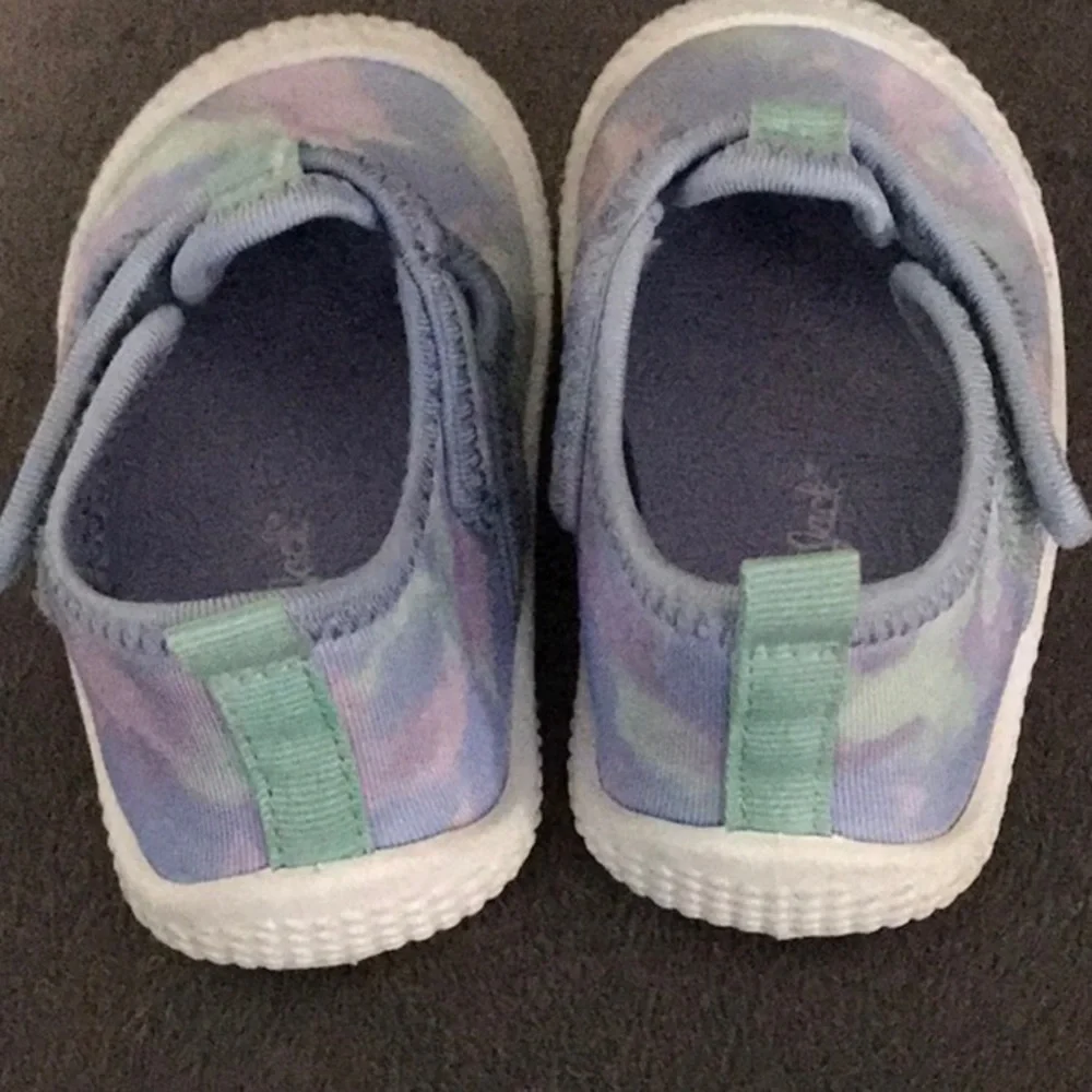 CAT&JACK TIE DYE WATER SHOES TODDLER SIZE 6 HOOK & LOOP CLOSURE POLYESTER UPPER